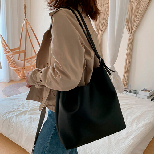 Gangnam Tote - Black